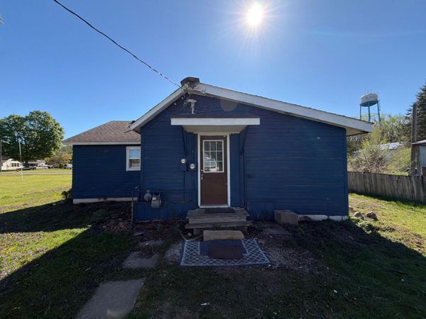 321 Rice Street S, Kasota, MN 56050