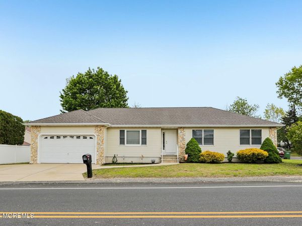 92 Birch Street, Beachwood, NJ 08722
