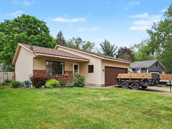 4671 Southstone Drive SE, Grand Rapids, MI 49548