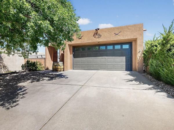 10433 Camino Del Oso NE, Albuquerque, NM 87111