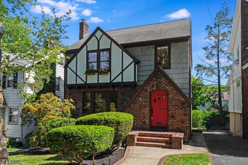 15 Rynda Rd, Maplewood, NJ 07040 Main Photo