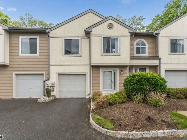 706 Park Place, Springfield, NJ 07081