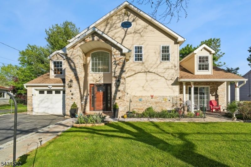 22 Spier Dr, Livingston, NJ 07039 Main Photo