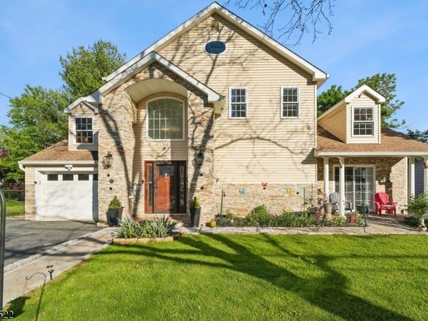 22 Spier Dr, Livingston, NJ 07039
