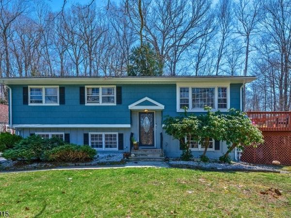 41 Waterloo Rd, Byram, NJ 07874