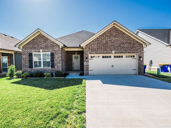 769 McIntyre Street , Bowling Green, KY 42101