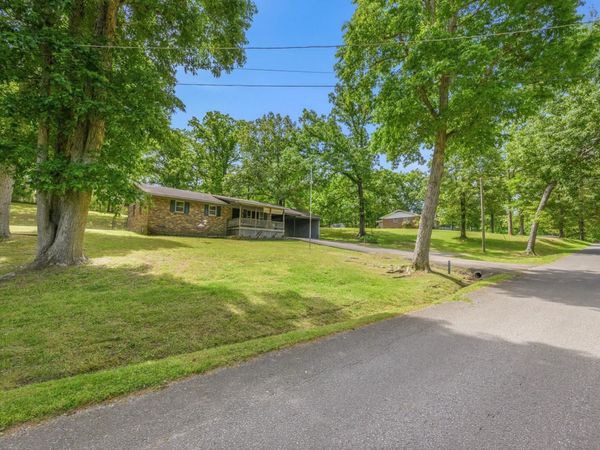 472 OAKVILLE CIR, Parsons, TN 38363