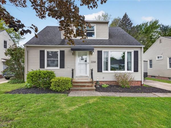 2258 E 290th Street , Wickliffe, OH 44092
