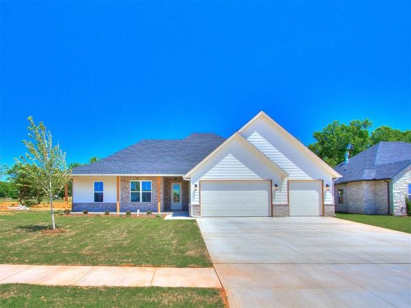 508 S Freedom Drive, Mustang, OK 73064
