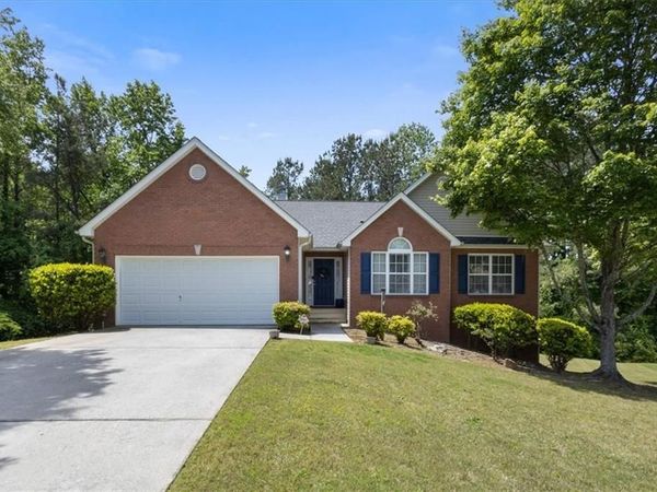 1910 Winnstead Place , Loganville, GA 30052