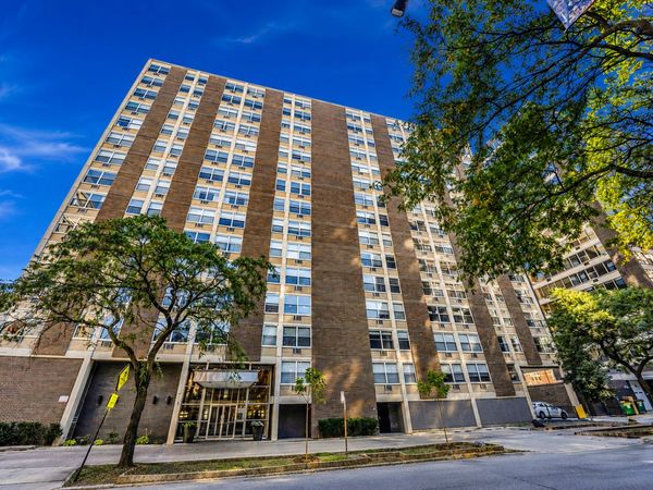 3033 N Sheridan Road , Unit 1610, Chicago, IL 60657
