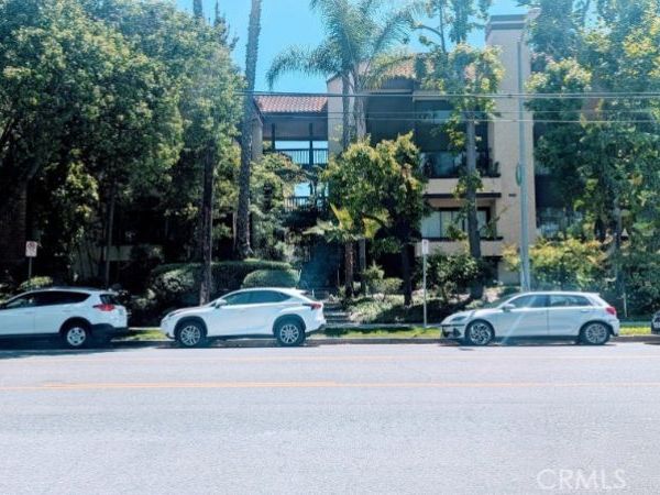 13214 Moorpark Street, Unit 108, Sherman Oaks, CA 91423
