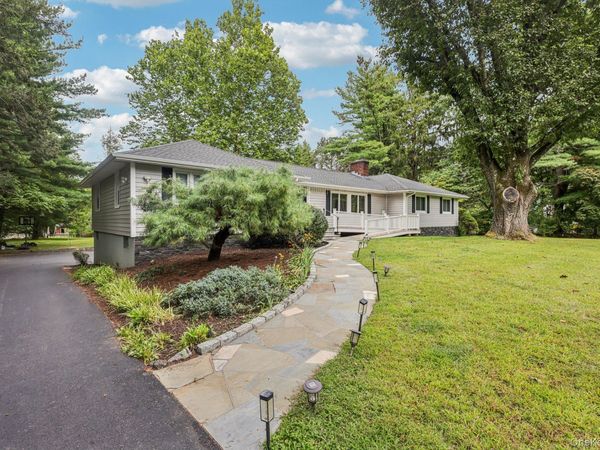 540 Hilltop Road , Yorktown Heights, NY 10598
