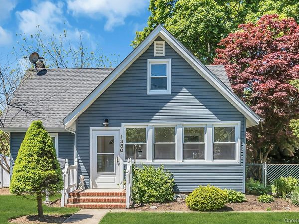 1380 Dartmouth Street , Baldwin, NY 11510