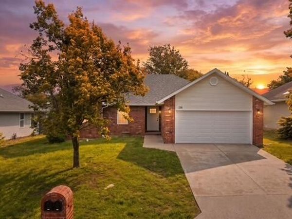210 S Duke Avenue , Springfield, MO 65802