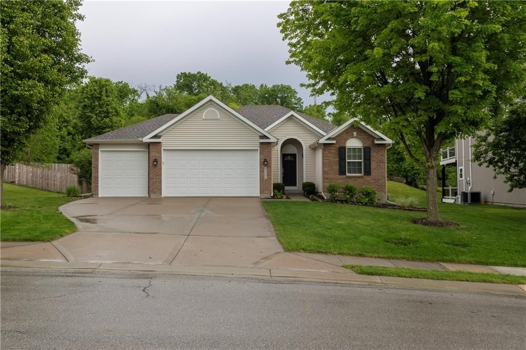 5005 NW Flintridge Drive, Riverside, MO 64150 Main Photo