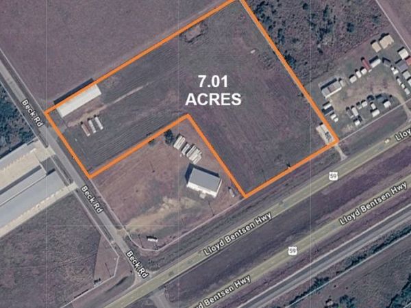 105 E Beck Road , Inez, TX 77968