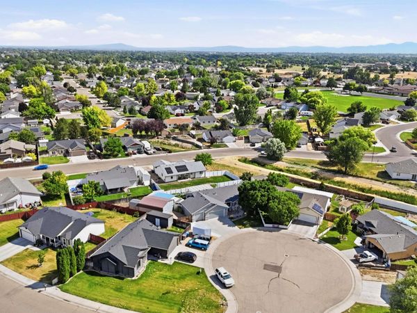 414 Meadowbrook Place, Nampa, ID 83686