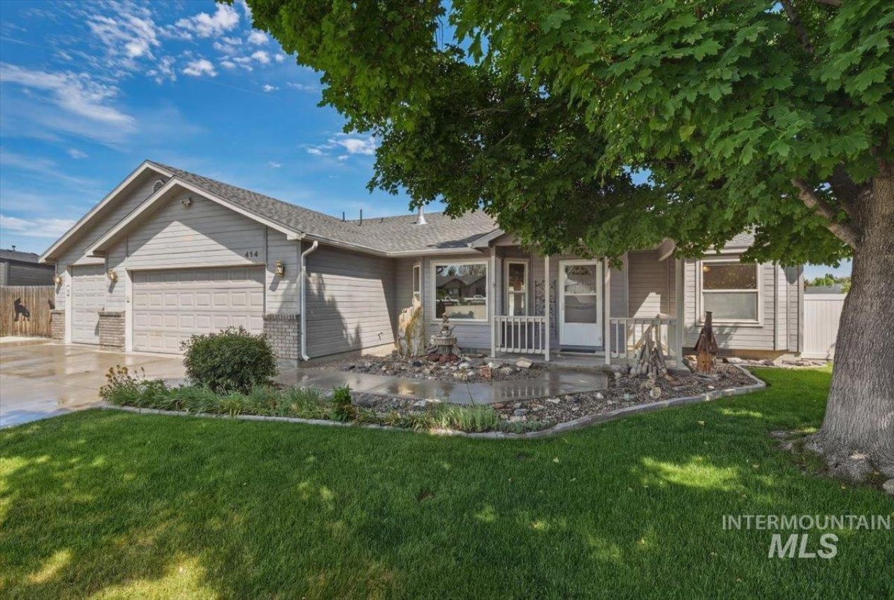 414 Meadowbrook Place, Nampa, ID 83686 Main Photo
