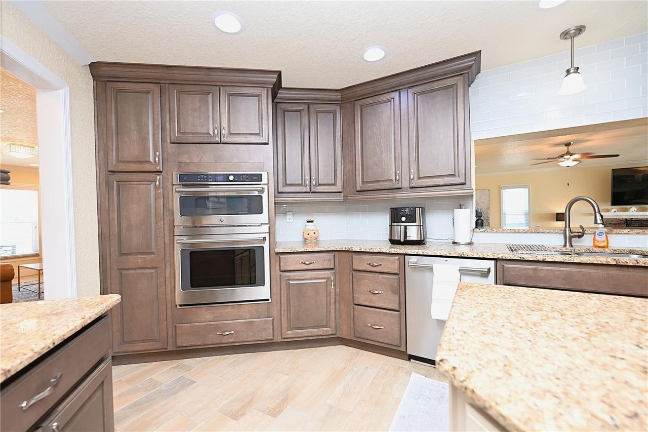 2240 Lake Ariana Boulevard, Auburndale, FL 33823 Photo