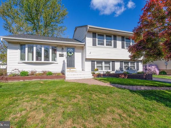 16 BONNIE RAE DRIVE, HAMILTON, NJ 08620