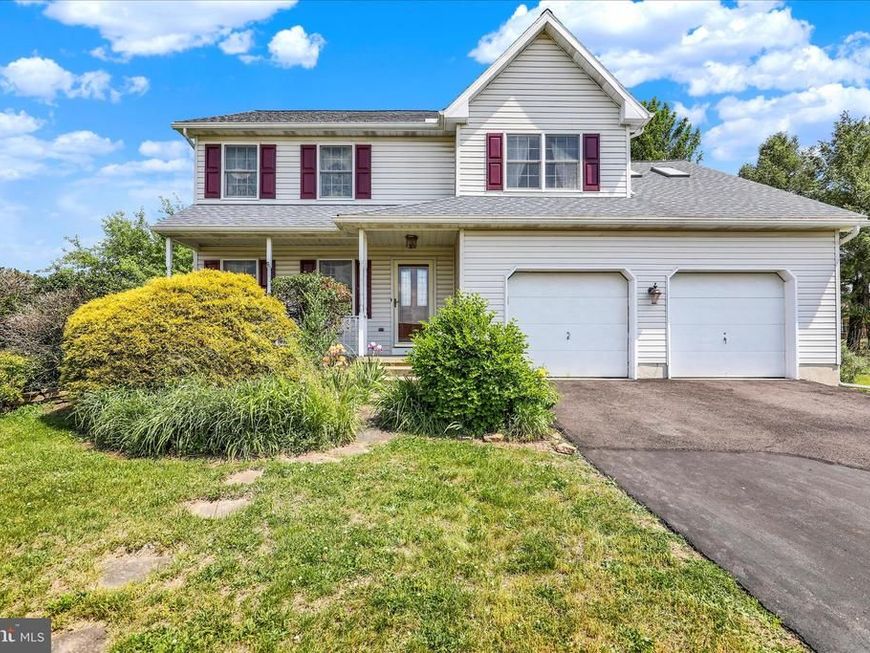 601 Maplewood Drive, Douglassville, PA 19518 Main Photo