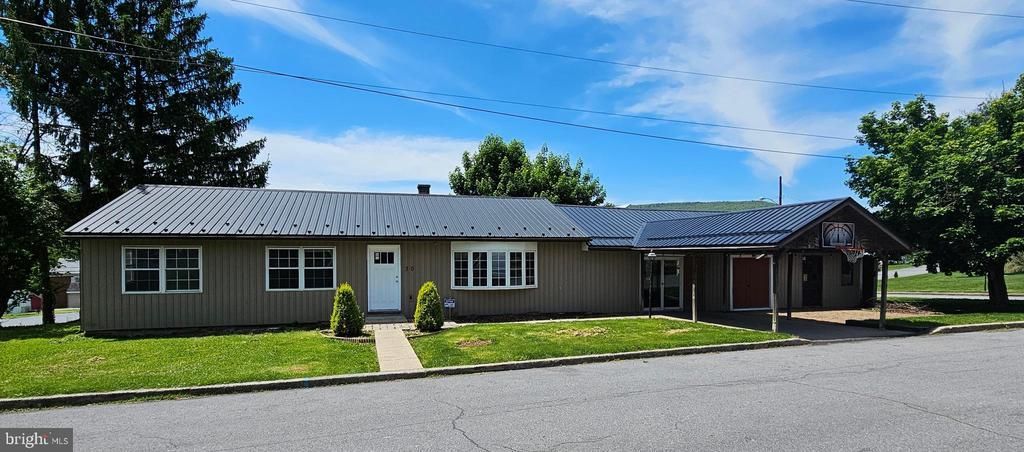 300 LOCUST STREET, BURNHAM, PA 17009