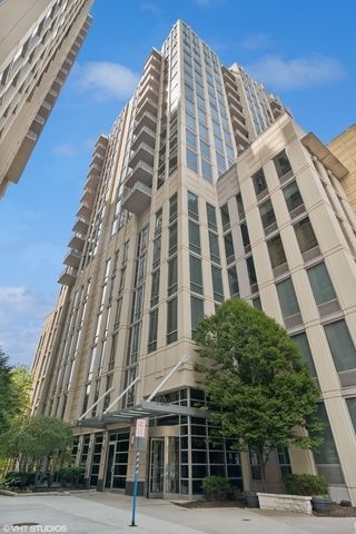 720 N Larrabee Street, Unit 1710, Chicago, IL 60610 Main Photo