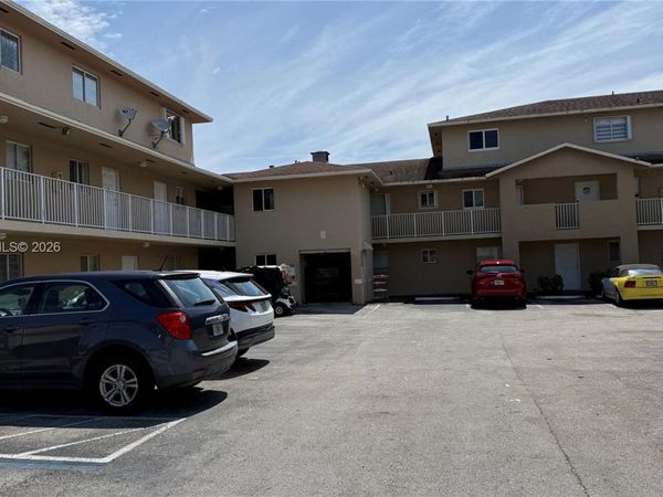 3011 W 76th St , Unit A-210, Hialeah, FL 33018