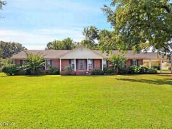 1053 Ashport Road , Jackson, TN 38305