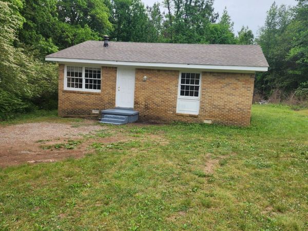204 Locust Drive , Bolivar, TN 38008