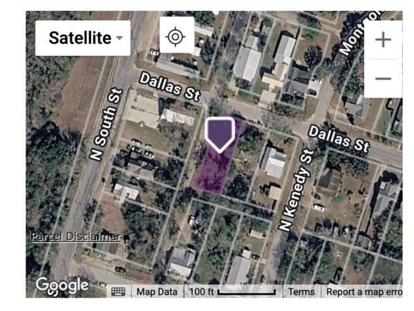 106 Dallas ST, Yoakum, TX 77995