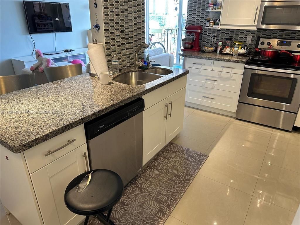 200 Leslie Drive, Unit 1128, Hallandale Beach, FL 33009 Photo