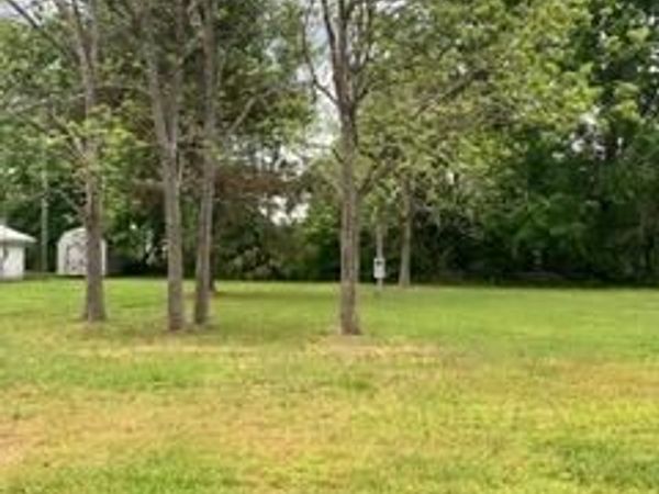 1026 Washington Avenue, Graceville, FL 32440