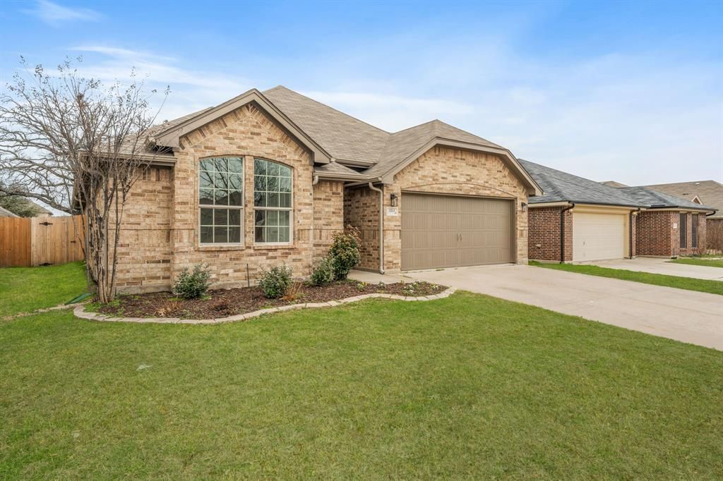2213 Kaitlyn Drive, Weatherford, TX 76087 Main Photo