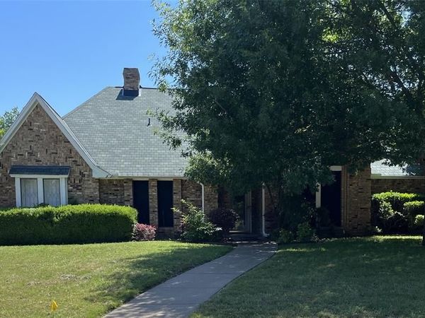 627 Meadowbrooke Place, Duncanville, TX 75137