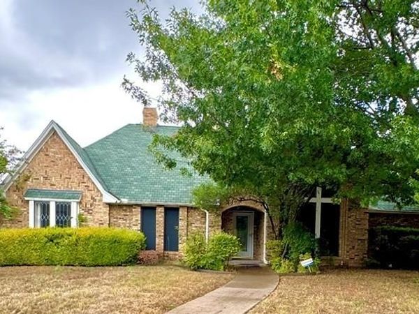 627 Meadowbrooke Place, Duncanville, TX 75137