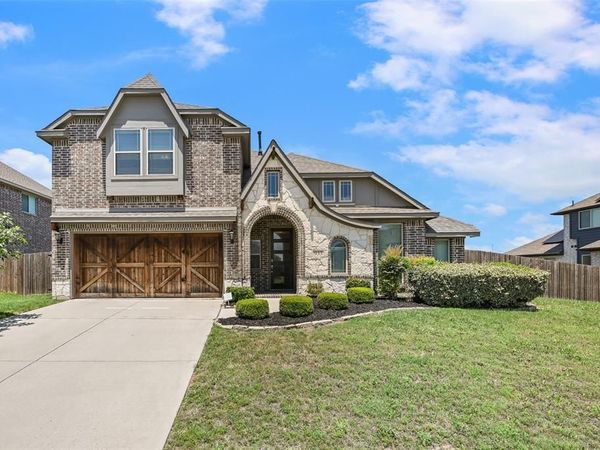 933 Vista Lane , DeSoto, TX 75115