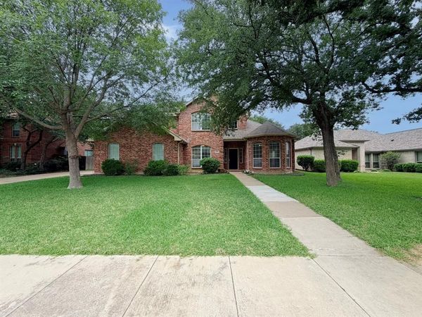 216 Flagstone Drive, Burleson, TX 76028