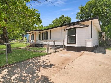 2347 Village Way, Dallas, TX 75216