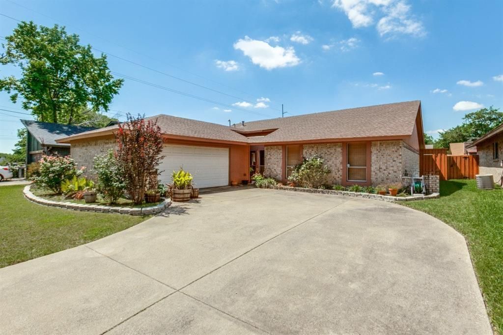 2205 Phoenix Drive, Garland, TX 75040 Main Photo