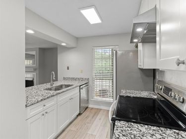 5981 Arapaho Road, Unit 304, Dallas, TX 75248