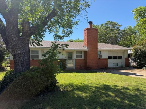 424 Vine Street, Baird, TX 79504