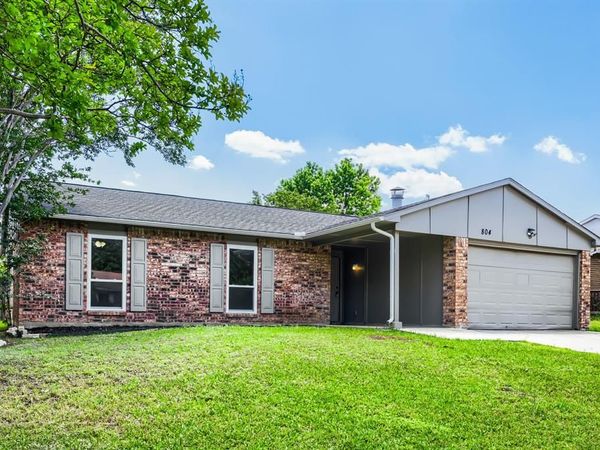 804 Netherland Drive, Arlington, TX 76017