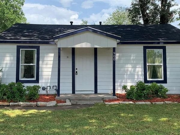 900 Carver Street, Mesquite, TX 75149