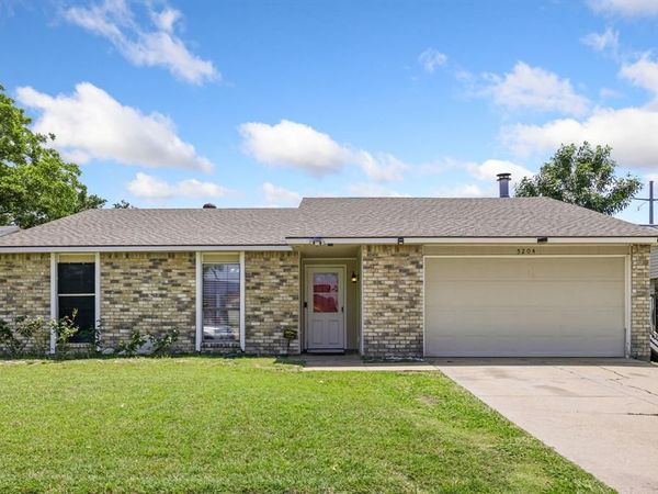 5204 Slay Drive , The Colony, TX 75056