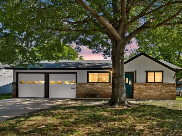 3205 Mccollum Street , Irving, TX 75061