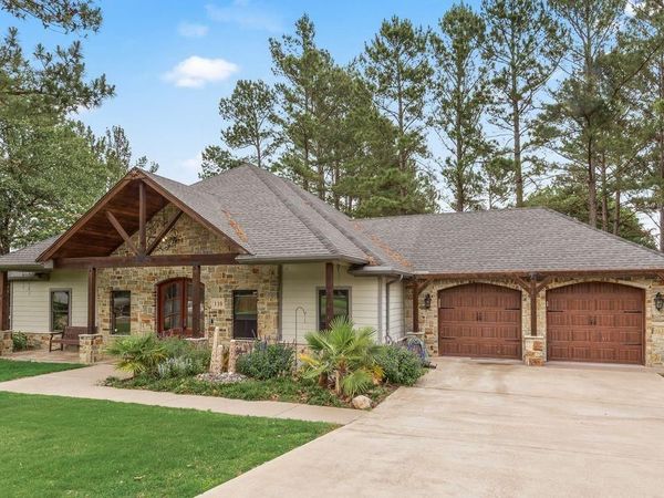 110 Cambridge Drive, Streetman, TX 75859