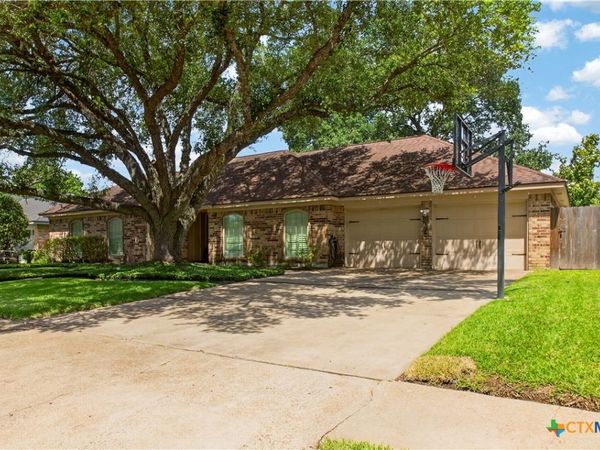 205 Merlin Street , Victoria, TX 77904