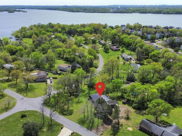 127 Riviera Dr , Hendersonville, TN 37075